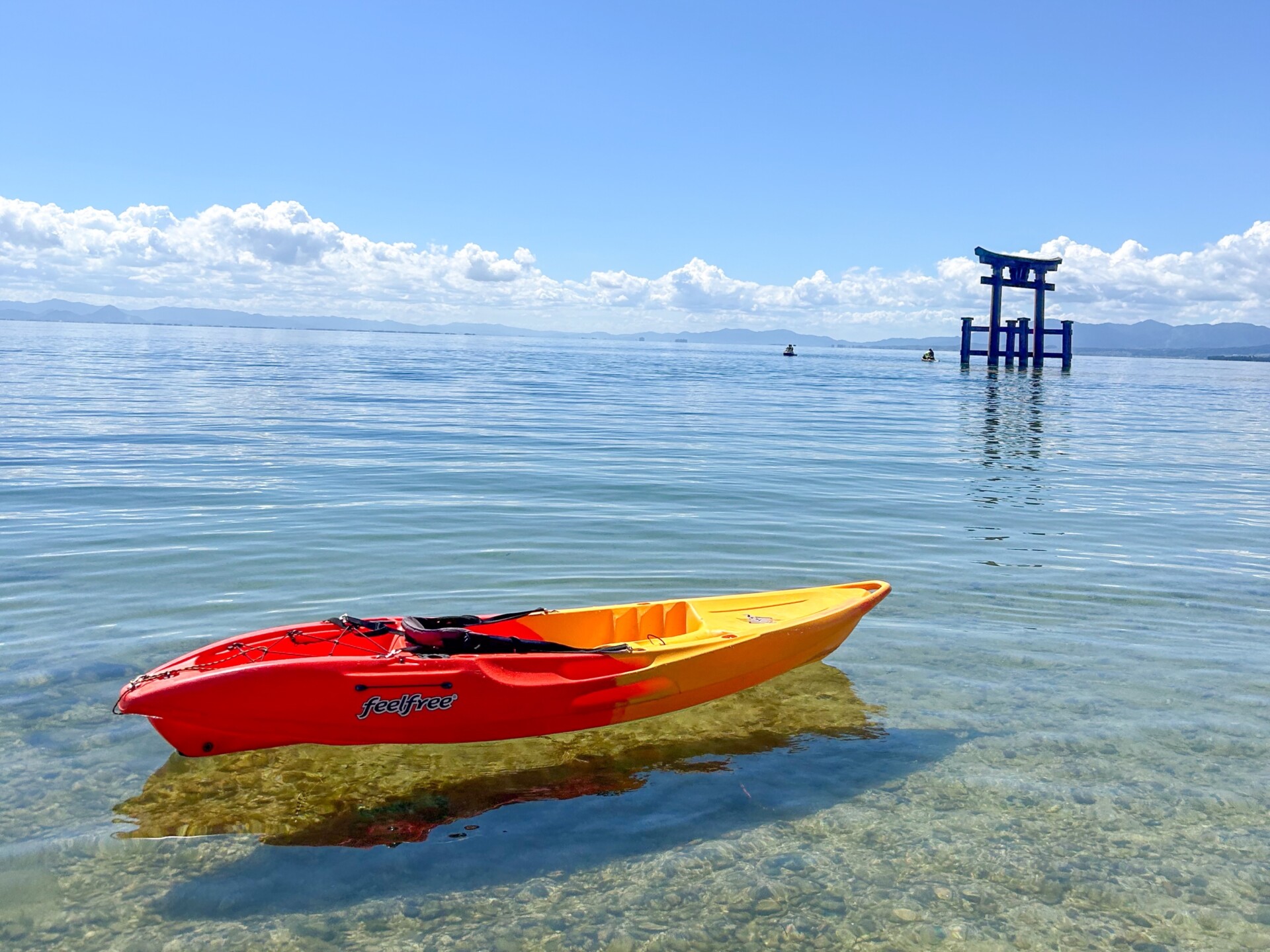 琵琶湖・カヌー】青い湖上のパワースポット！白鬚神社の湖中鳥居を